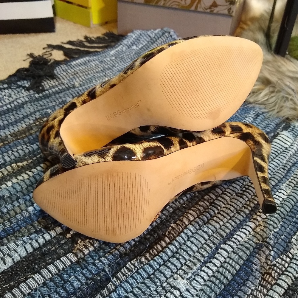 Bcbgeneration Nwot Leopard Print Platform Heels - image 3